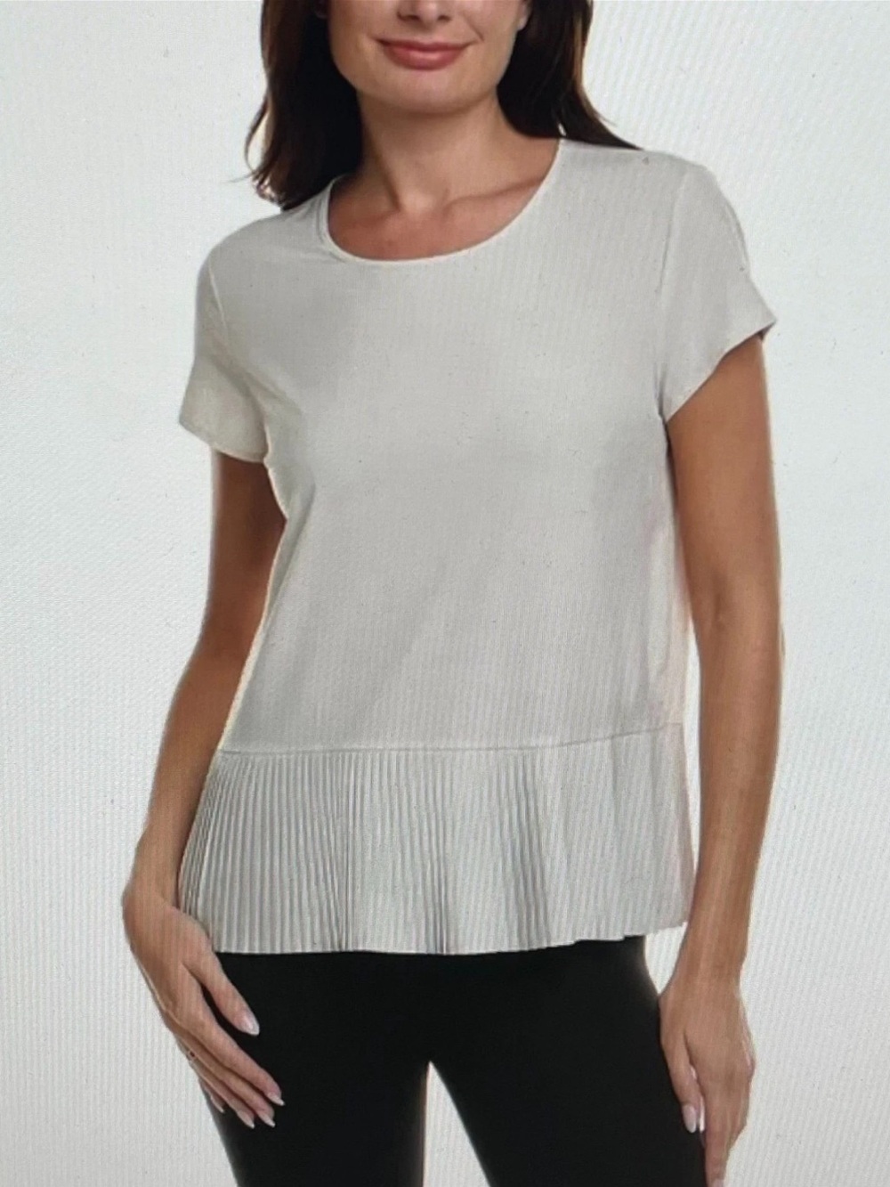 SPANX yes, pleats! tee in white cloud Size XS